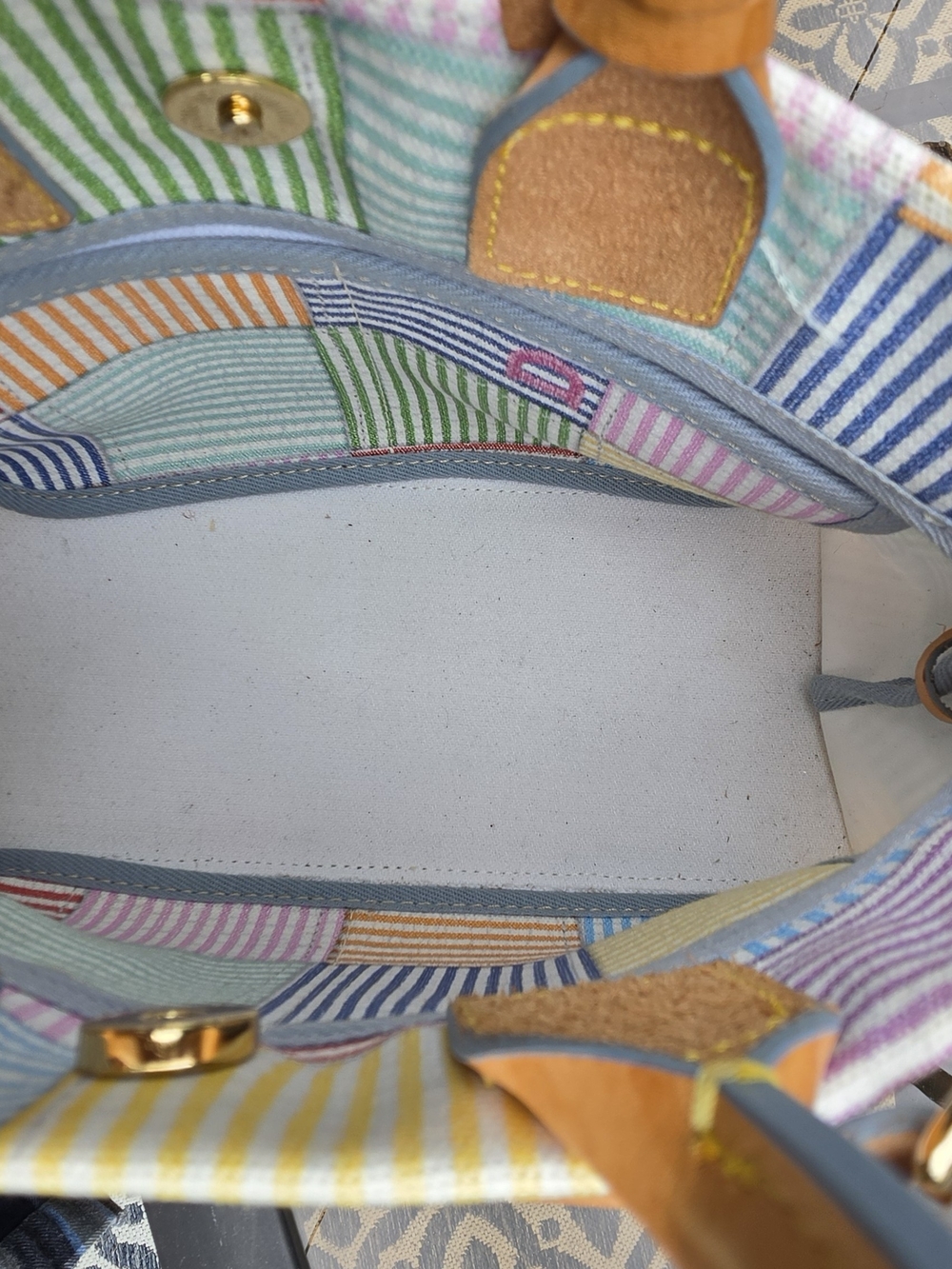 Vintage Dooney & Bourke Seersucker Patchwork Tassel Tote Bag Multi-Color D&B - Picture 5 of 6